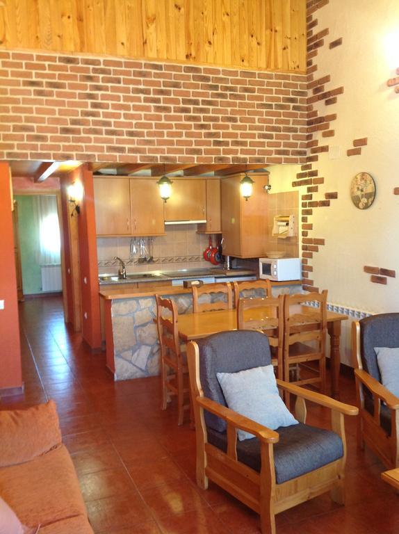 Casa Rural La Vega De Gredos Hostal San Martin de la Vega del Alberche Exterior foto