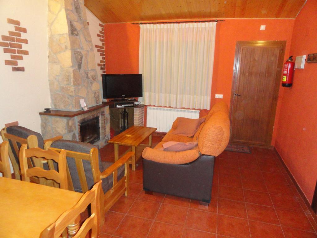 Casa Rural La Vega De Gredos Hostal San Martin de la Vega del Alberche Exterior foto