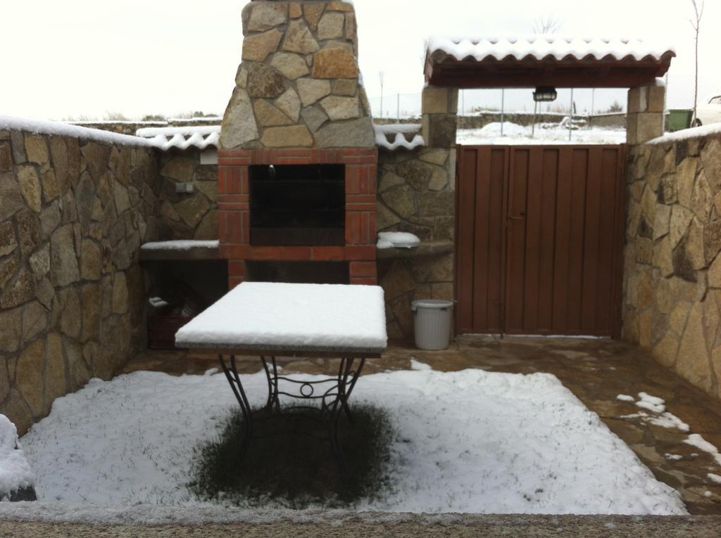 Casa Rural La Vega De Gredos Hostal San Martin de la Vega del Alberche Exterior foto